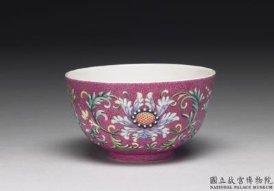 图片[2]-Teacup with incised pattern of flower brocade in falangcai painted enamels, Qing dynasty, Qianlong reign (1736-1795)-China Archive